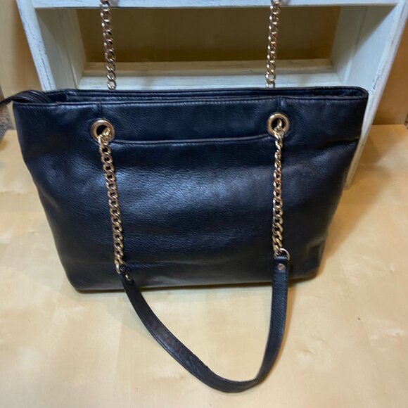 Michael Kors Jet Set Chain Shoulder Tote โ Black Pebbled Leather, Gold Hardware - Picture 3 of 8